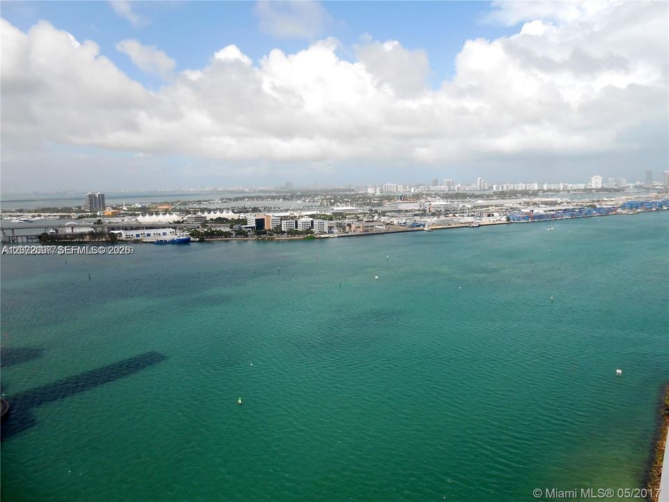 For Sale: $1,675,000 (2 beds, 2 baths, 1572 Square Feet)