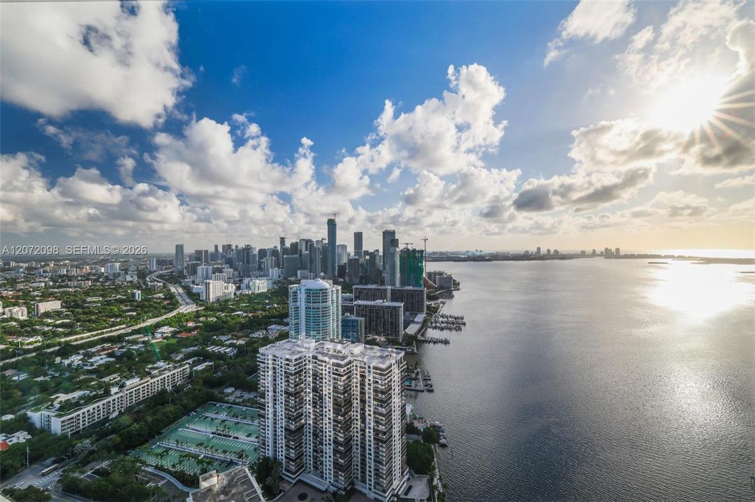 En Venta: $10,000,000 (5 camas, 5 baños, 4725 Pies cuadrados)