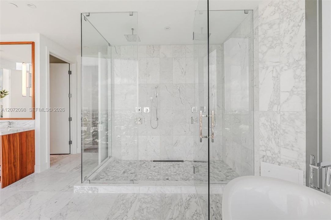 En Venta: $10,000,000 (5 camas, 5 baños, 4725 Pies cuadrados)