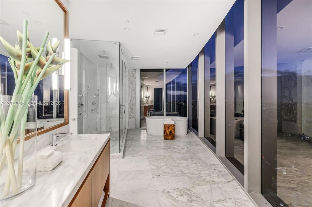 En Venta: $10,000,000 (5 camas, 5 baños, 4725 Pies cuadrados)