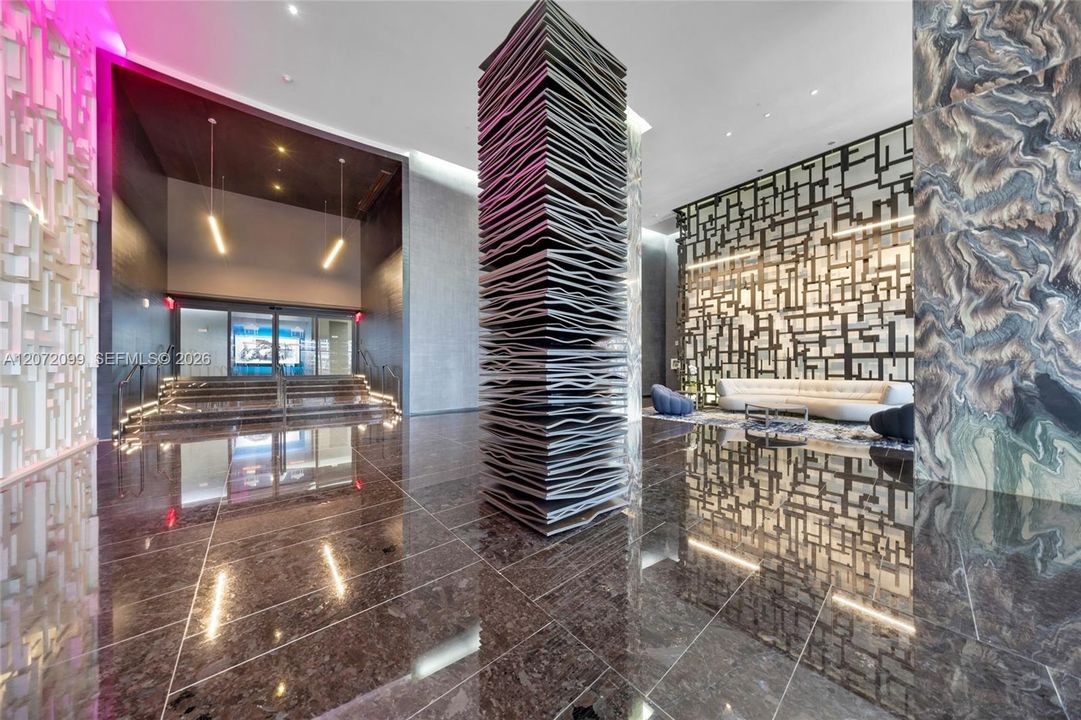 En Venta: $950,000 (3 camas, 3 baños, 1571 Pies cuadrados)