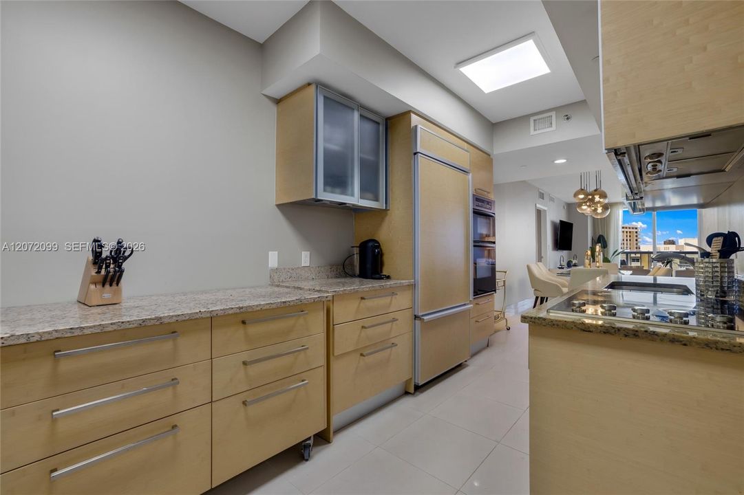 En Venta: $950,000 (3 camas, 3 baños, 1571 Pies cuadrados)