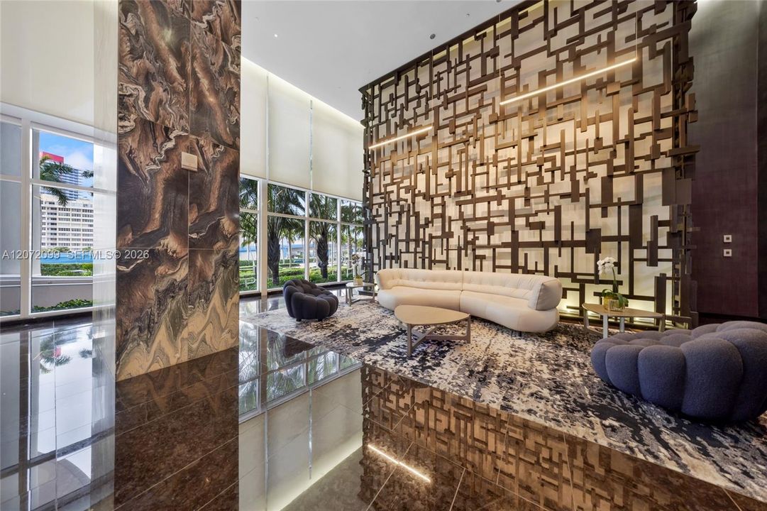 En Venta: $950,000 (3 camas, 3 baños, 1571 Pies cuadrados)