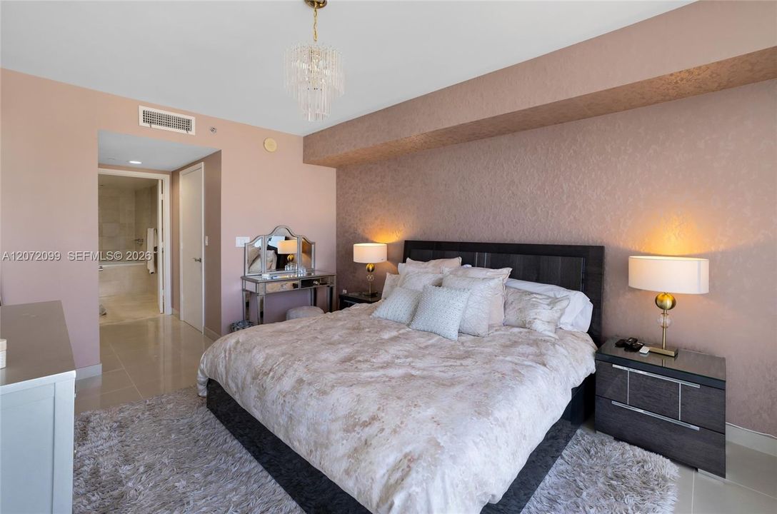 En Venta: $950,000 (3 camas, 3 baños, 1571 Pies cuadrados)