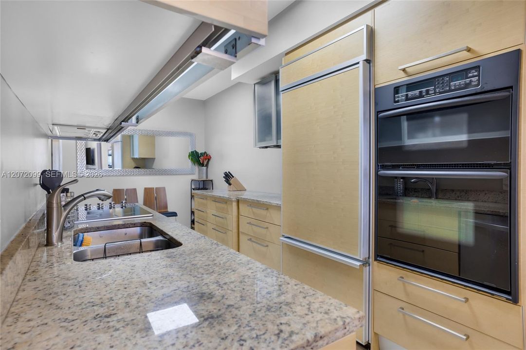 En Venta: $950,000 (3 camas, 3 baños, 1571 Pies cuadrados)