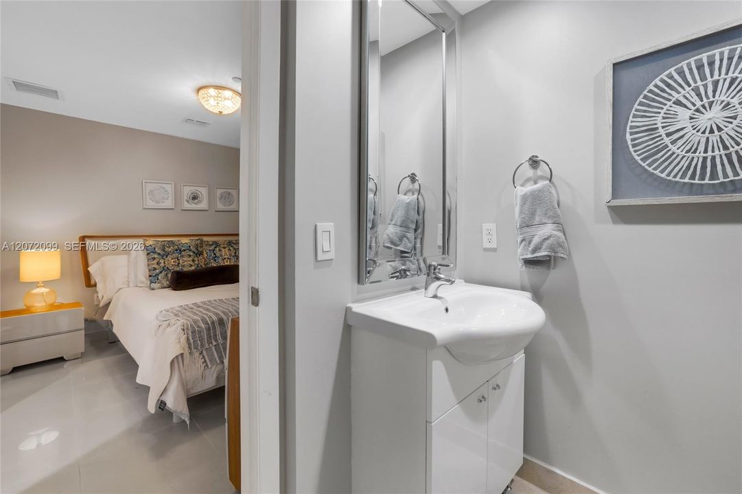 En Venta: $950,000 (3 camas, 3 baños, 1571 Pies cuadrados)