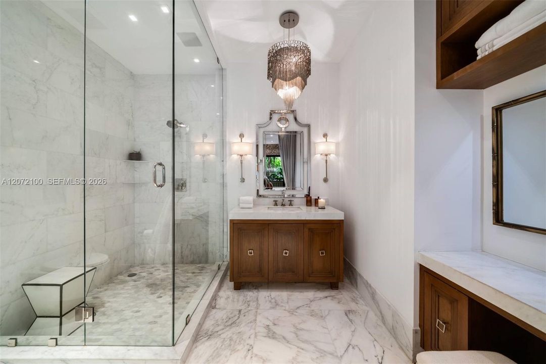 For Sale: $1,985,000 (3 beds, 2 baths, 1587 Square Feet)