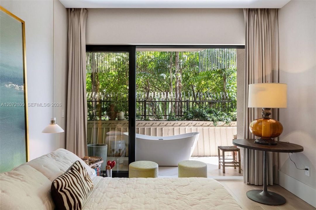 For Sale: $1,985,000 (3 beds, 2 baths, 1587 Square Feet)