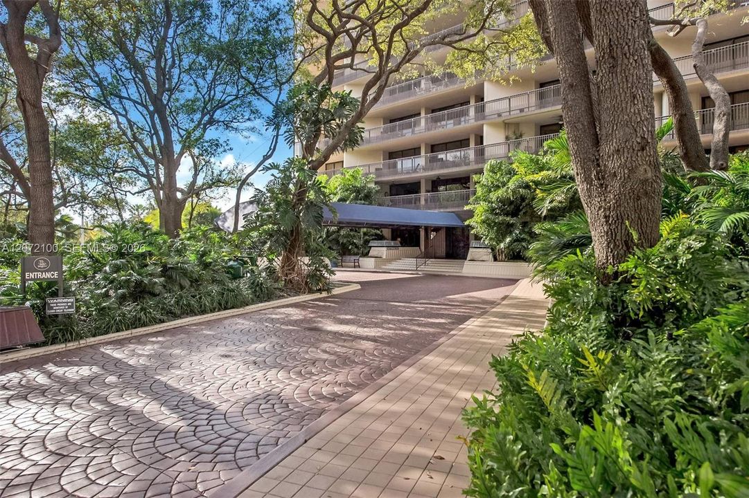For Sale: $1,985,000 (3 beds, 2 baths, 1587 Square Feet)