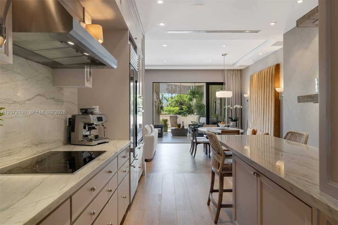 For Sale: $1,985,000 (3 beds, 2 baths, 1587 Square Feet)