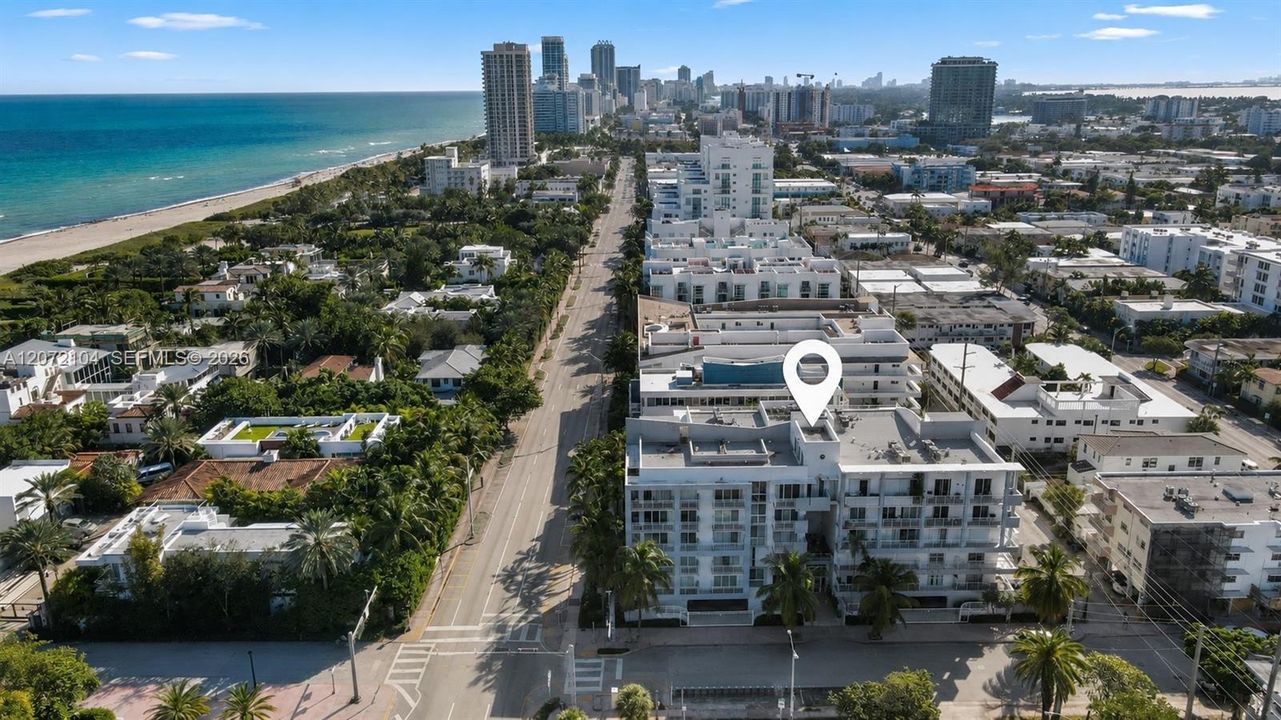 For Sale: $420,000 (2 beds, 2 baths, 990 Square Feet)
