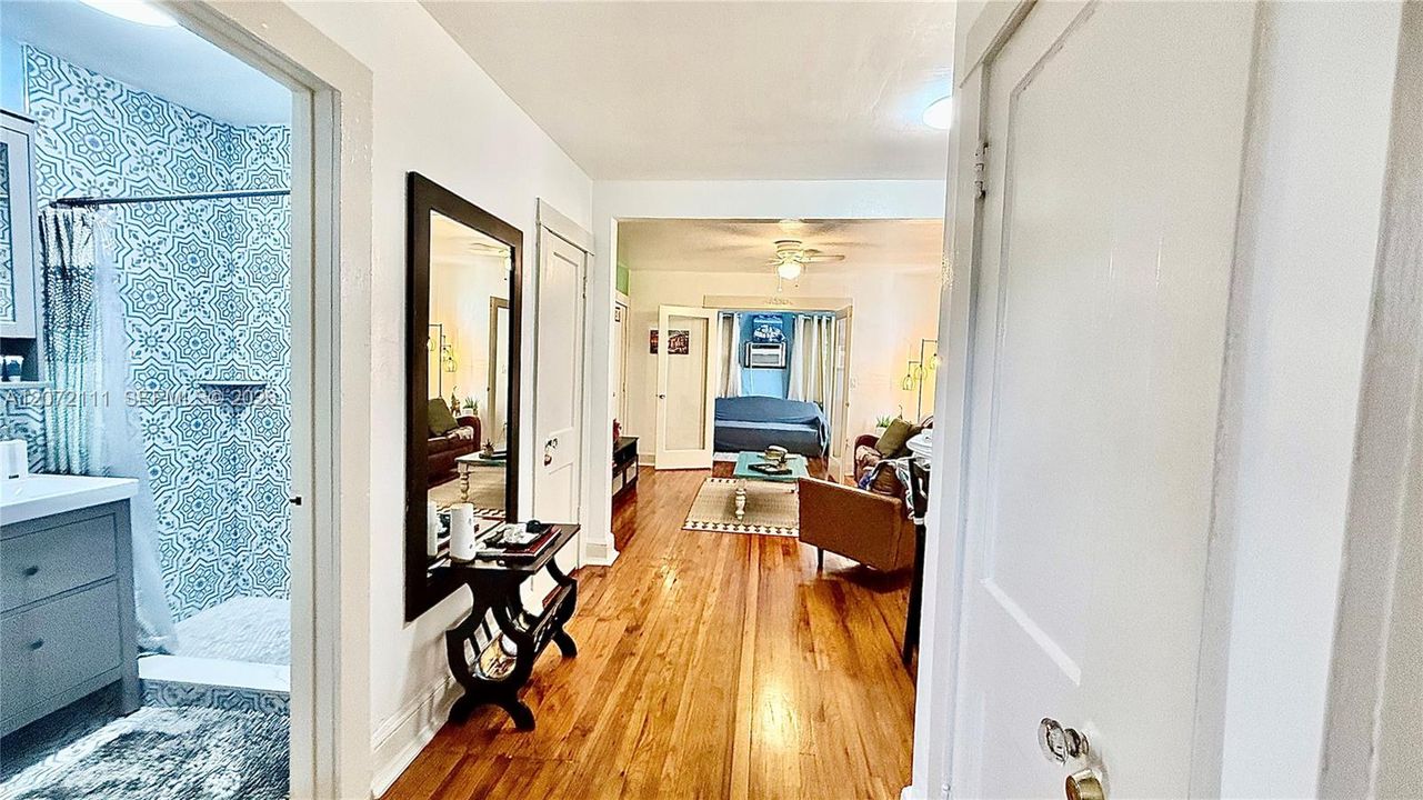 For Rent: $2,500 (2 beds, 1 baths, 4260 Square Feet)