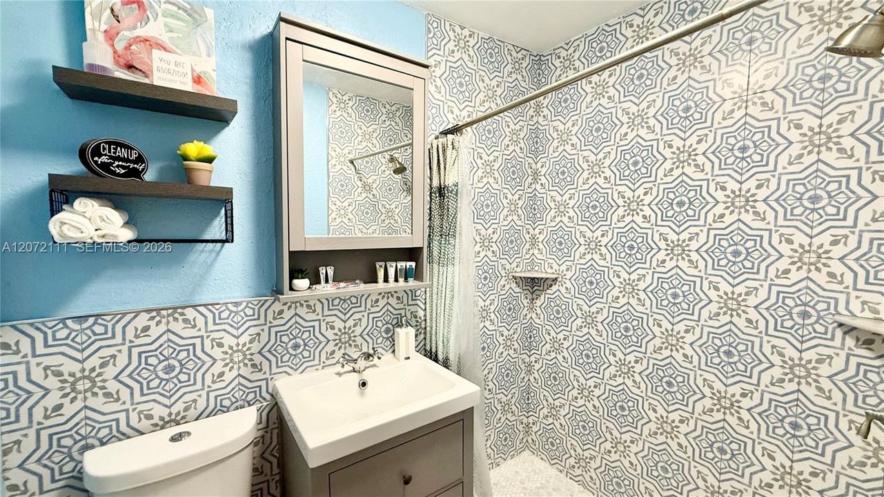 For Rent: $2,500 (2 beds, 1 baths, 4260 Square Feet)
