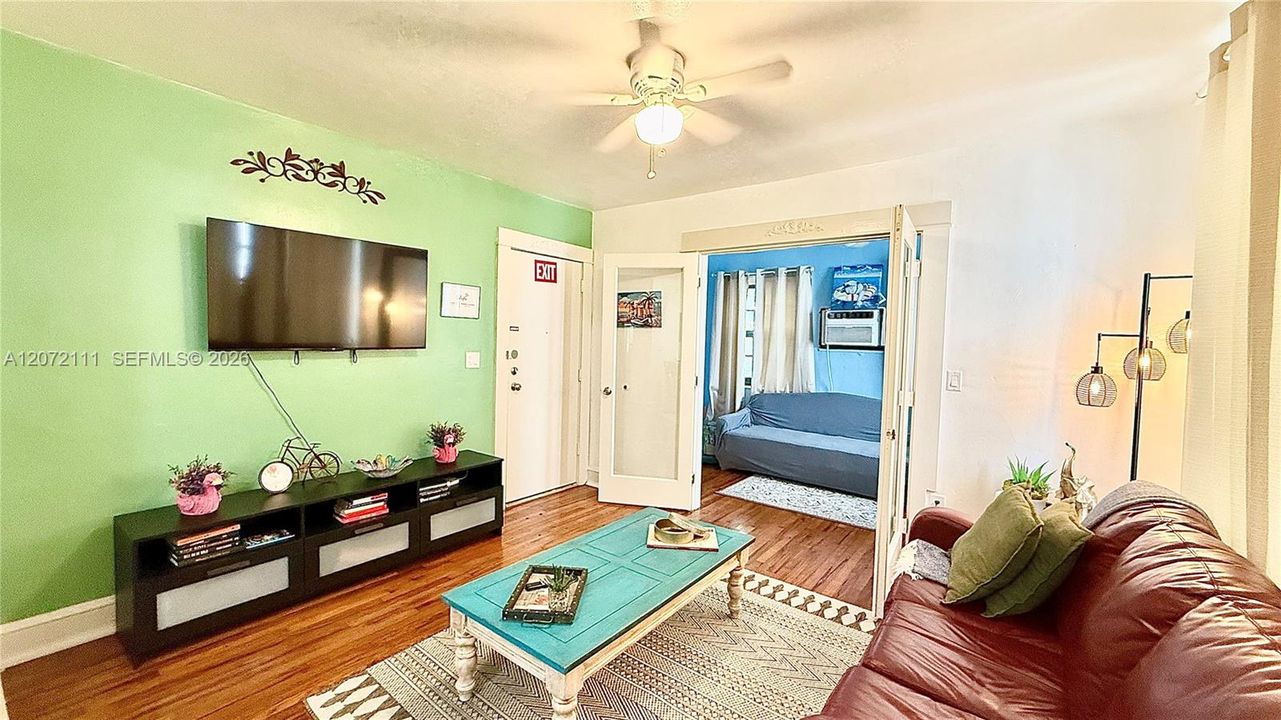 For Rent: $2,500 (2 beds, 1 baths, 4260 Square Feet)