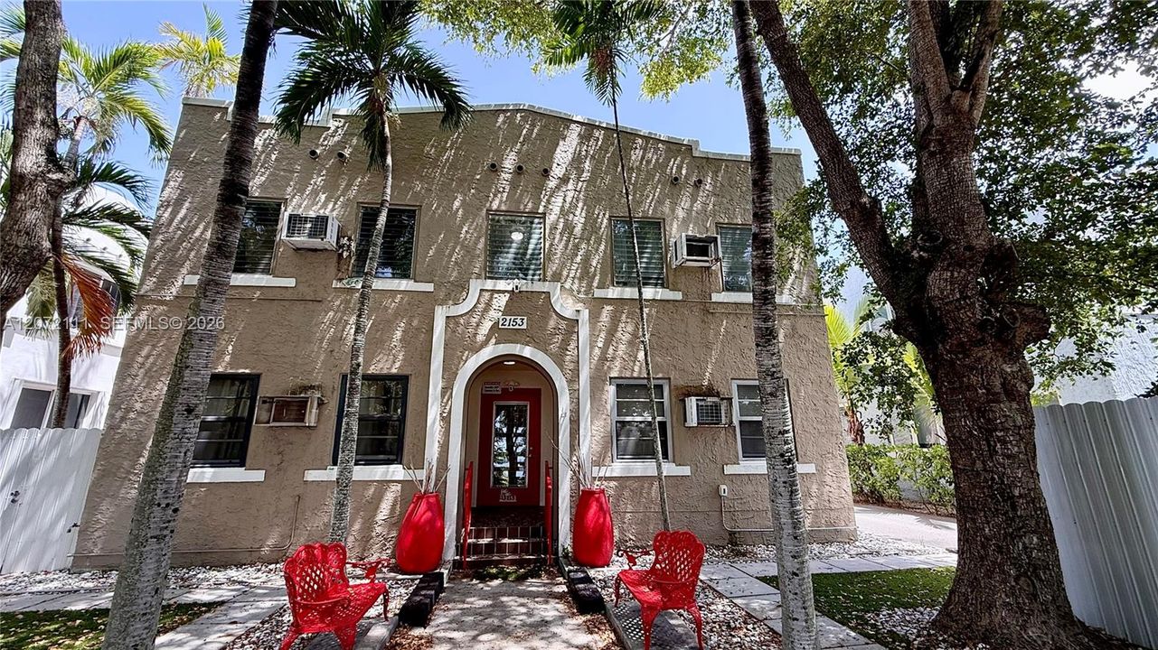For Rent: $2,500 (2 beds, 1 baths, 4260 Square Feet)