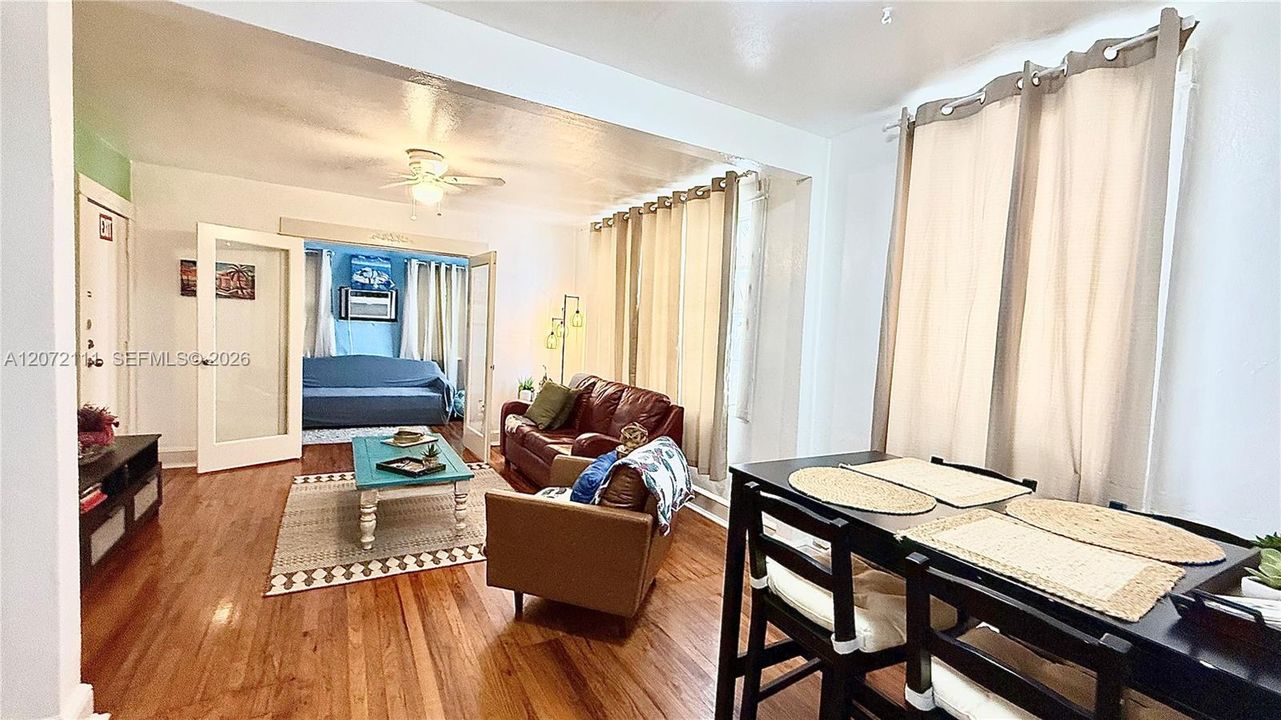 For Rent: $2,500 (2 beds, 1 baths, 4260 Square Feet)