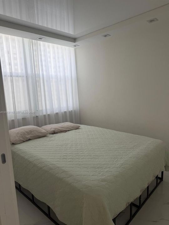 For Rent: $3,500 (2 beds, 2 baths, 943 Square Feet)