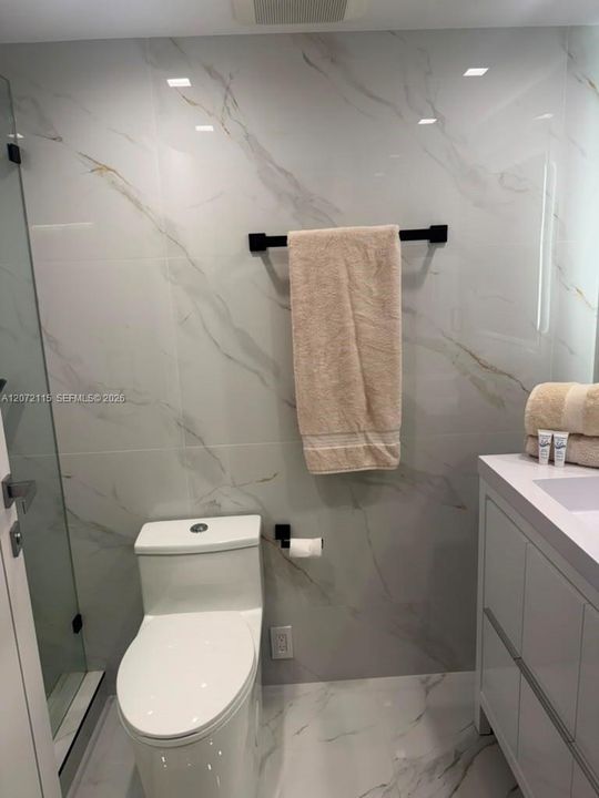 For Rent: $3,500 (2 beds, 2 baths, 943 Square Feet)