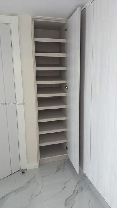 For Rent: $3,500 (2 beds, 2 baths, 943 Square Feet)