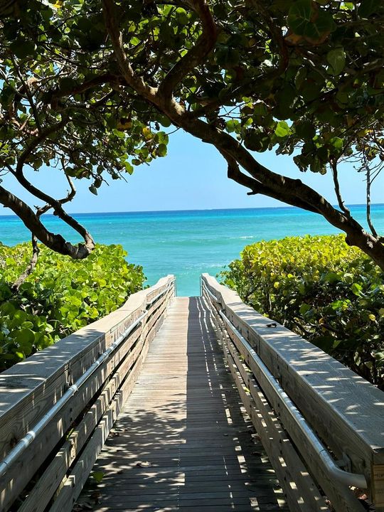 Jupiter beach ocean access