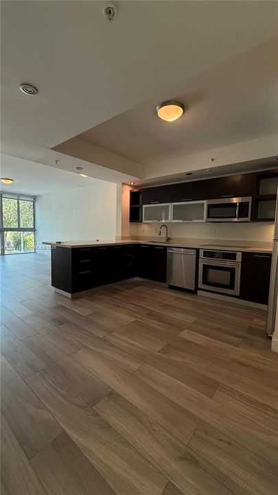 В аренду: $4,450 (2 спален, 2 ванн, 1175 Квадратных фут)