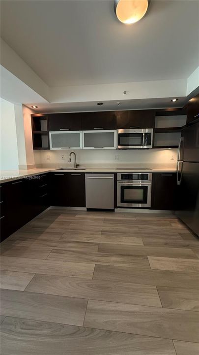 В аренду: $4,450 (2 спален, 2 ванн, 1175 Квадратных фут)
