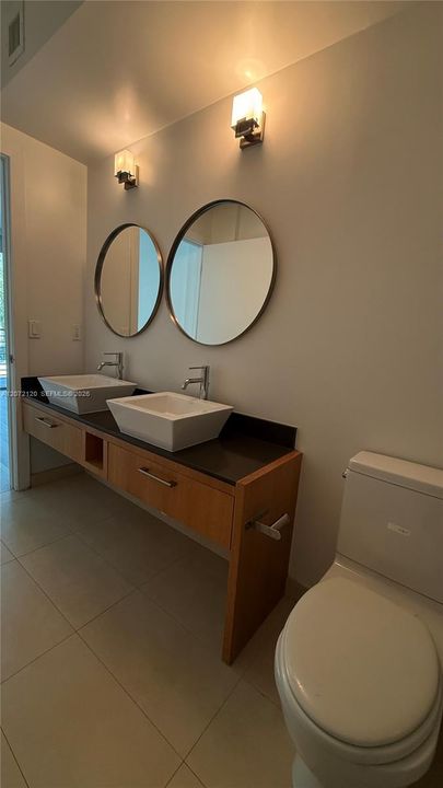 В аренду: $4,450 (2 спален, 2 ванн, 1175 Квадратных фут)