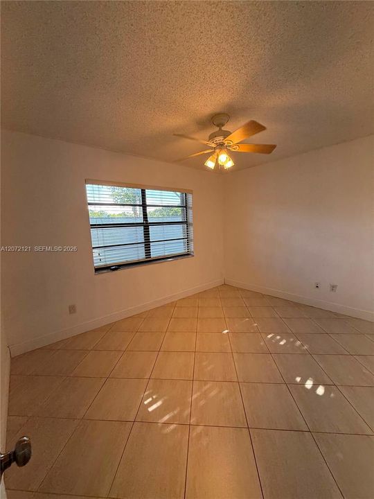 For Rent: $2,800 (3 beds, 2 baths, 1100 Square Feet)