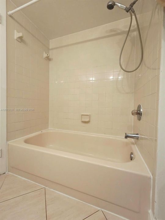 For Rent: $2,800 (3 beds, 2 baths, 1100 Square Feet)