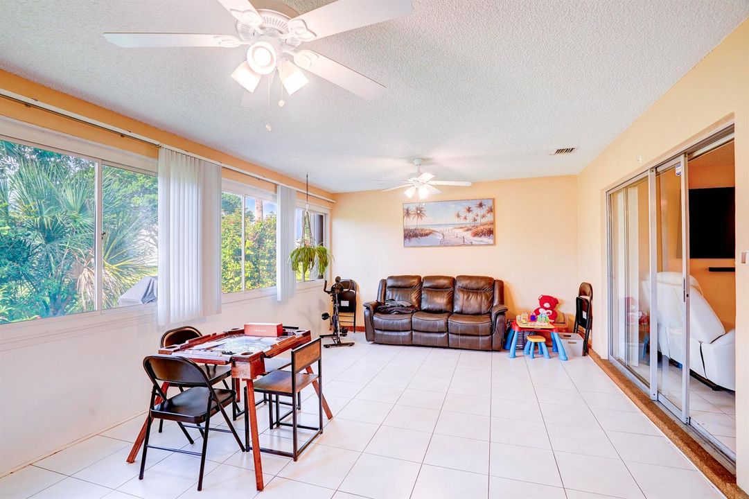 5780FernleyDr-30