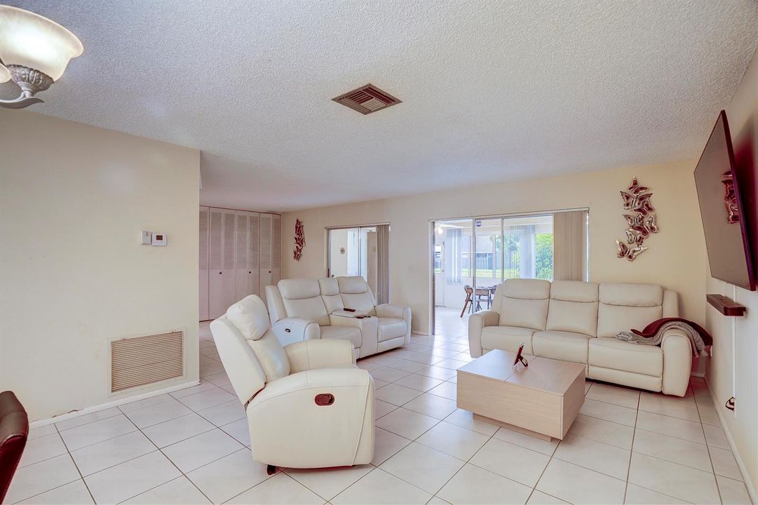 5780FernleyDr-20