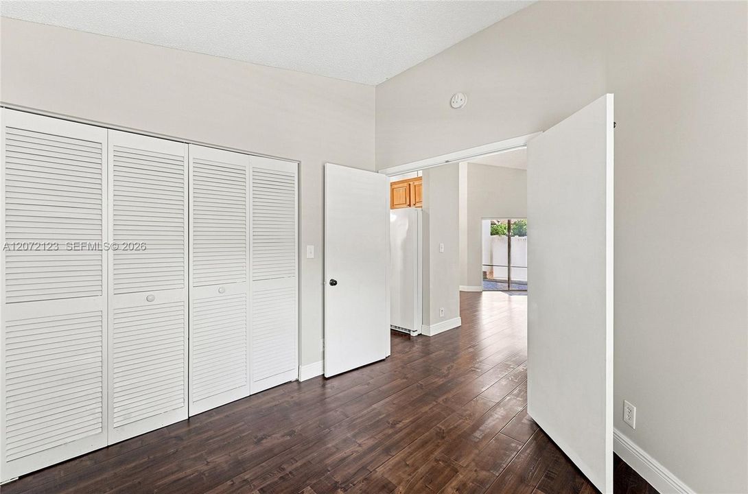 For Sale: $569,000 (3 beds, 2 baths, 1403 Square Feet)