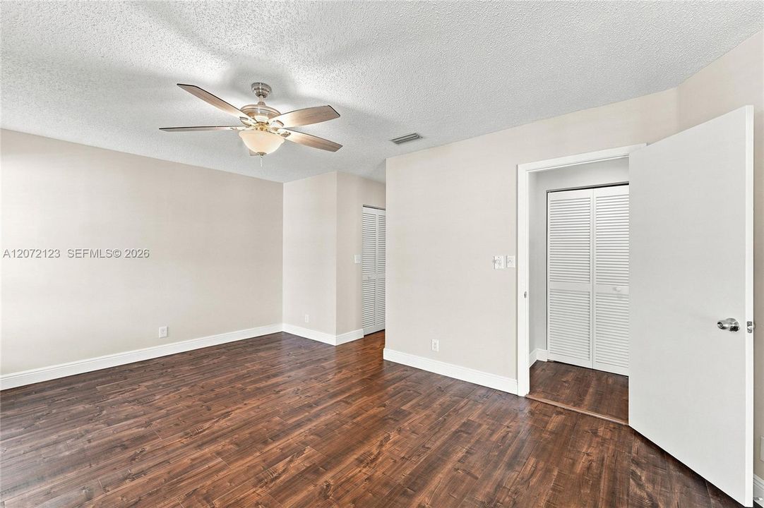 For Sale: $569,000 (3 beds, 2 baths, 1403 Square Feet)