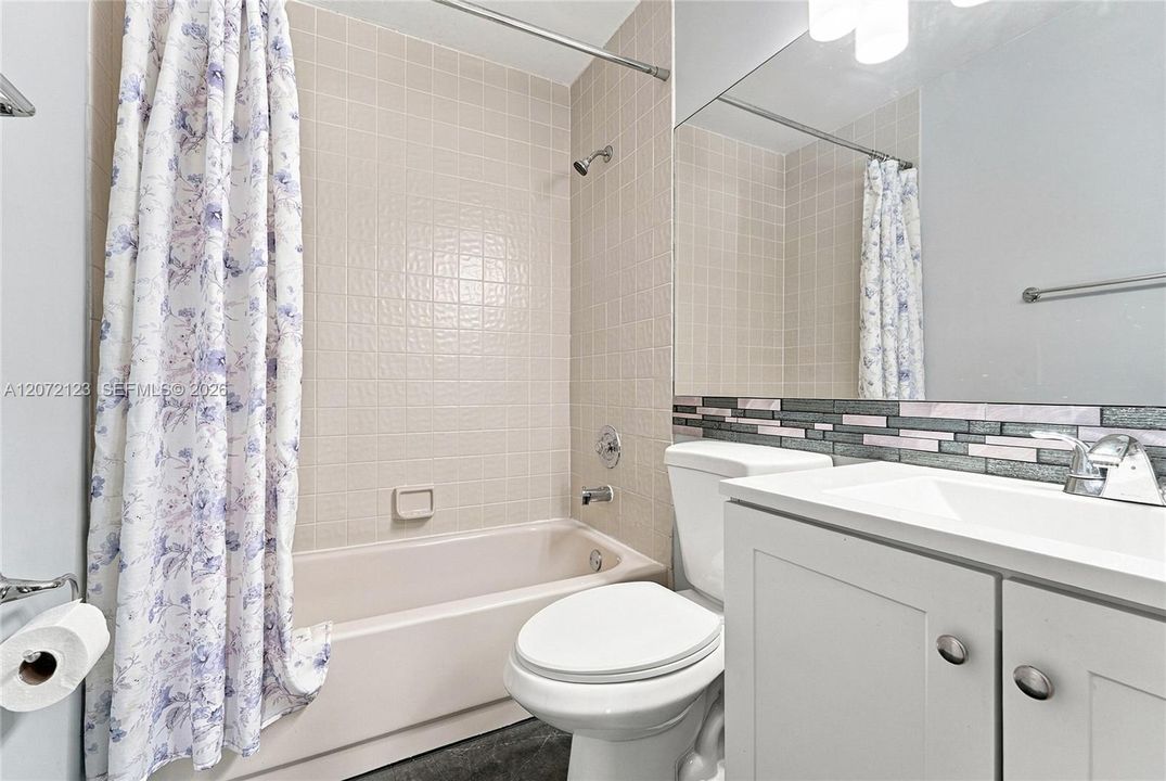 For Sale: $569,000 (3 beds, 2 baths, 1403 Square Feet)
