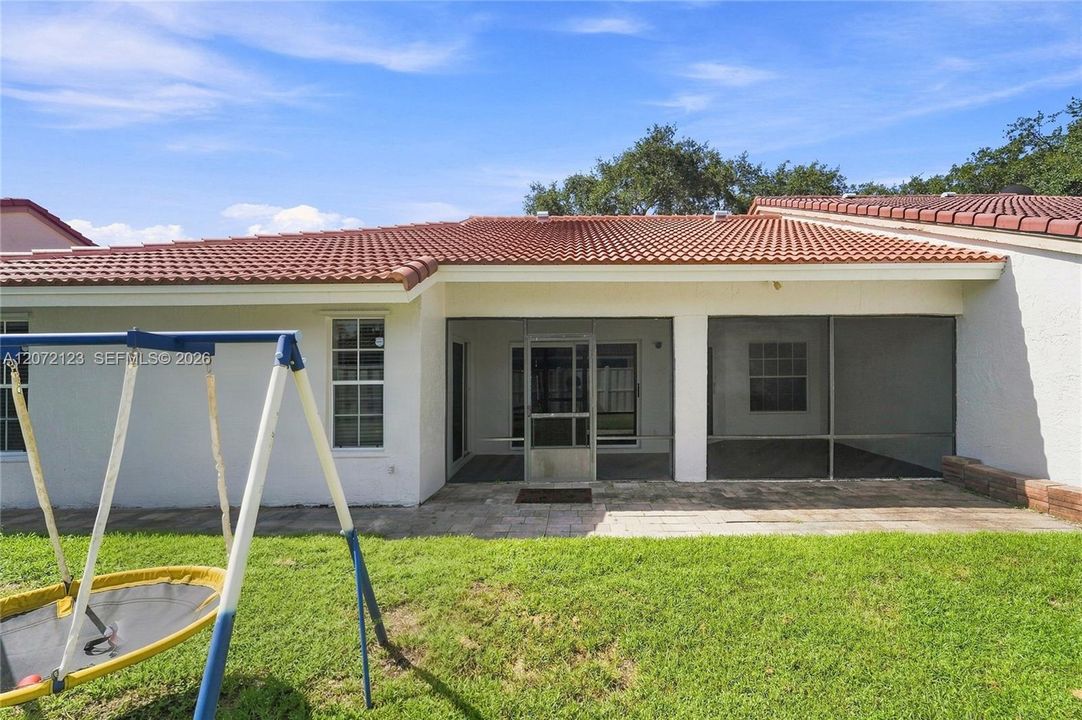 For Sale: $569,000 (3 beds, 2 baths, 1403 Square Feet)