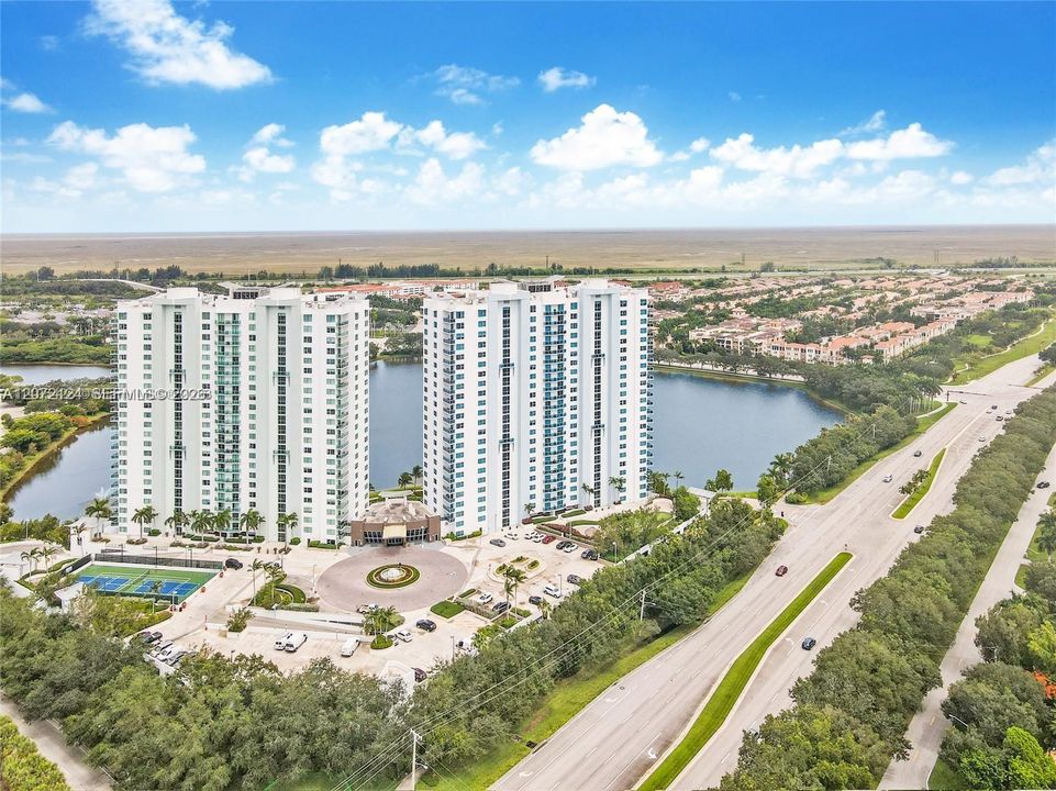 For Sale: $420,000 (2 beds, 2 baths, 1165 Square Feet)