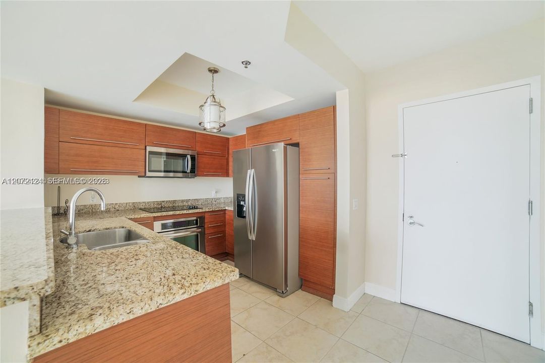 For Sale: $420,000 (2 beds, 2 baths, 1165 Square Feet)