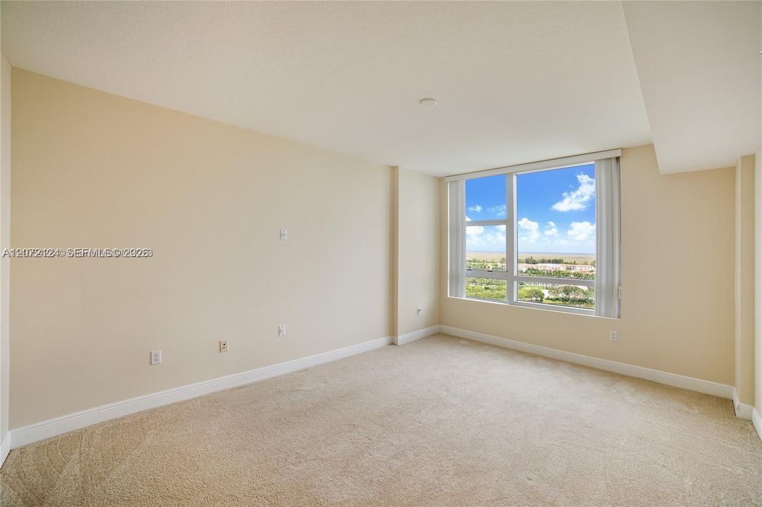 For Sale: $420,000 (2 beds, 2 baths, 1165 Square Feet)
