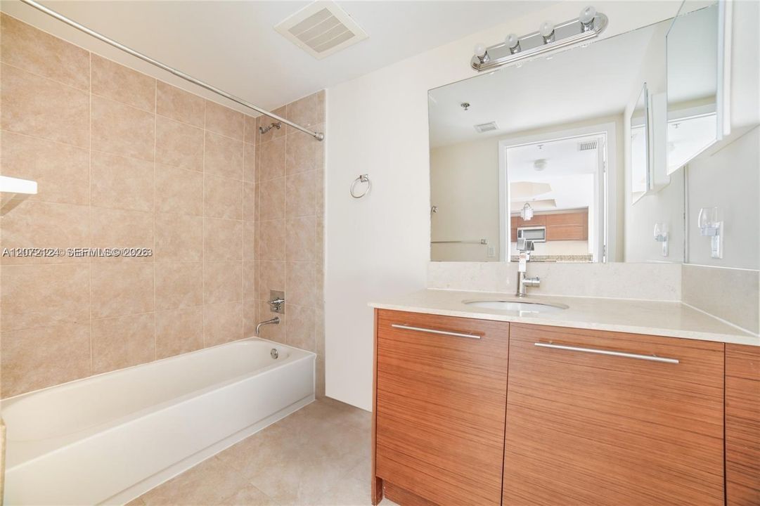 For Sale: $420,000 (2 beds, 2 baths, 1165 Square Feet)