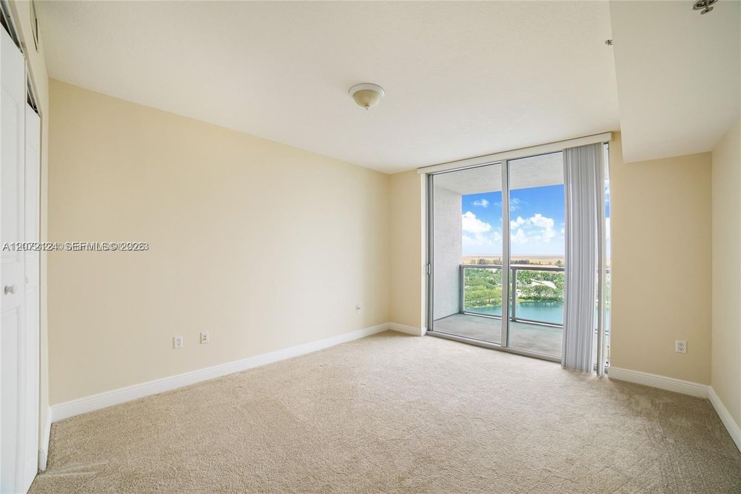 For Sale: $420,000 (2 beds, 2 baths, 1165 Square Feet)