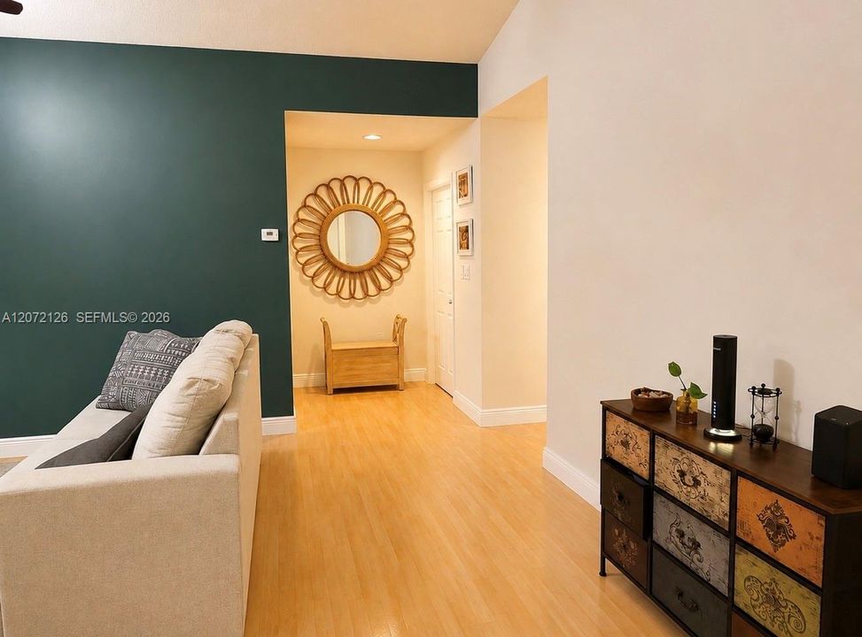 For Rent: $2,550 (2 beds, 2 baths, 979 Square Feet)