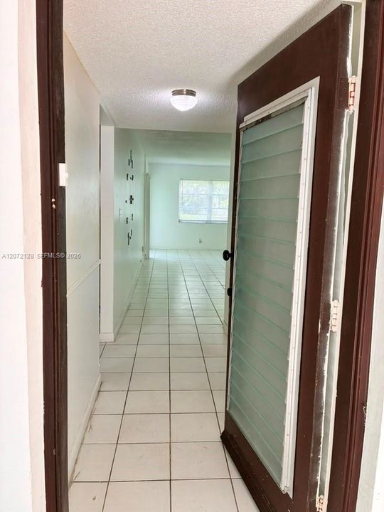 Active With Contract: $115,000 (1 beds, 1 baths, 720 Square Feet)