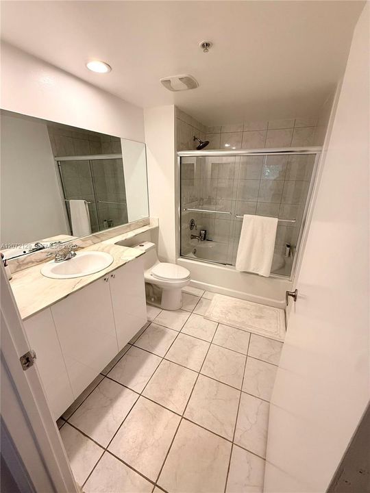 En Venta: $387,500 (2 camas, 2 baños, 1092 Pies cuadrados)