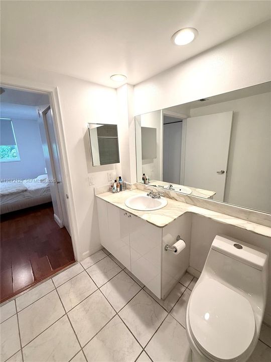 En Venta: $387,500 (2 camas, 2 baños, 1092 Pies cuadrados)