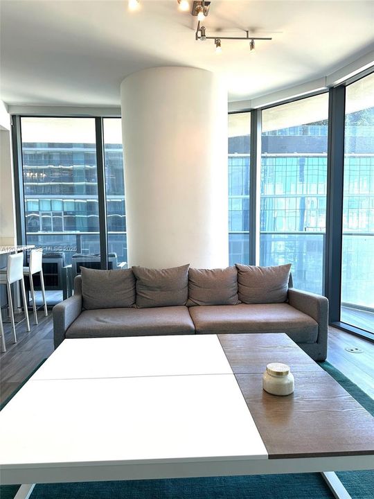 For Rent: $6,295 (2 beds, 2 baths, 1119 Square Feet)