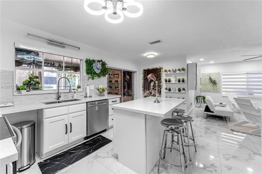 En Venta: $840,000 (4 camas, 3 baños, 2676 Pies cuadrados)
