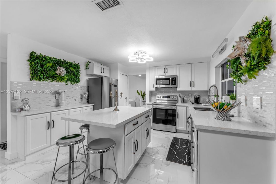 En Venta: $840,000 (4 camas, 3 baños, 2676 Pies cuadrados)