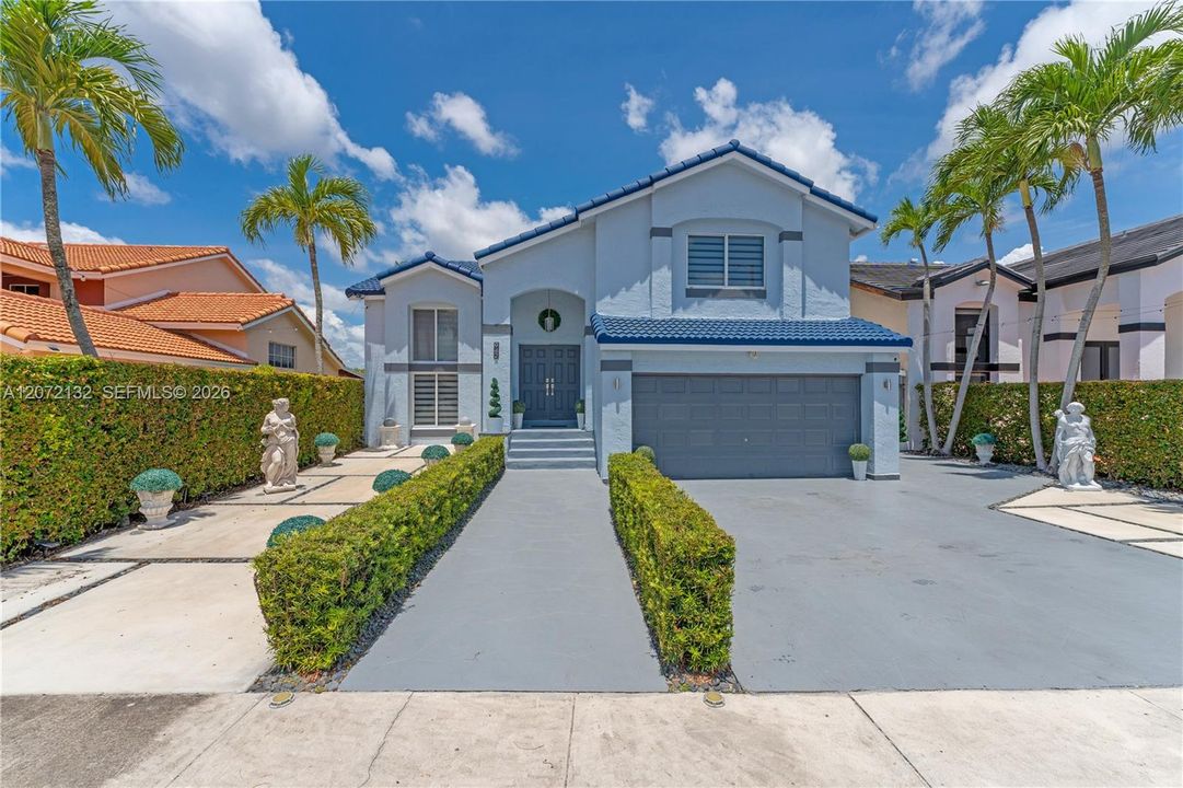 En Venta: $840,000 (4 camas, 3 baños, 2676 Pies cuadrados)