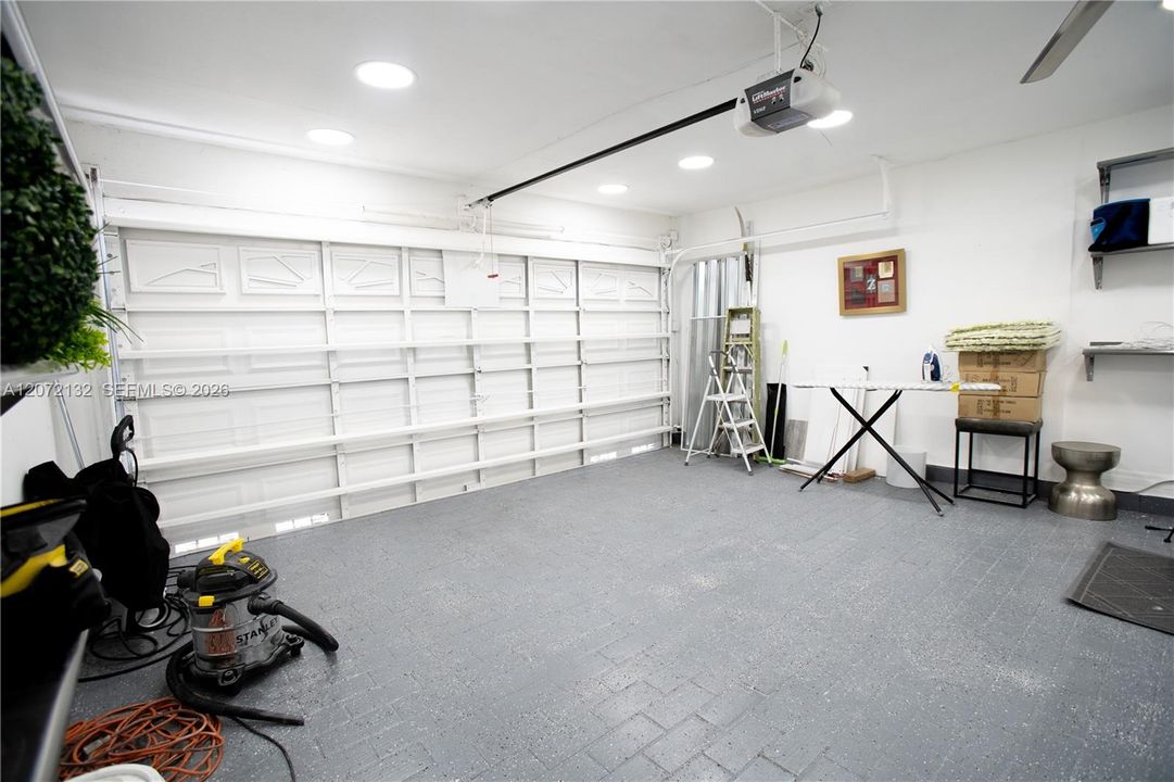 En Venta: $840,000 (4 camas, 3 baños, 2676 Pies cuadrados)