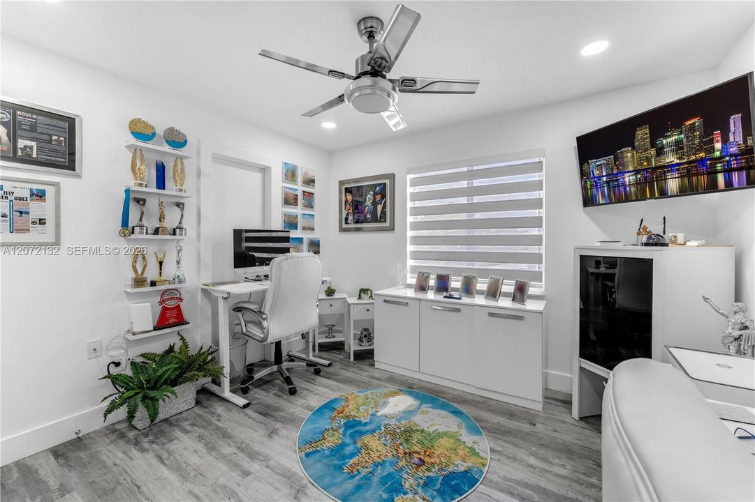 En Venta: $840,000 (4 camas, 3 baños, 2676 Pies cuadrados)